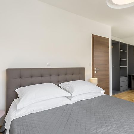 Luxury 3 Bed Apartment, Large Terrace, Pool, Close To Beach And Split! ポドストラナ エクステリア 写真