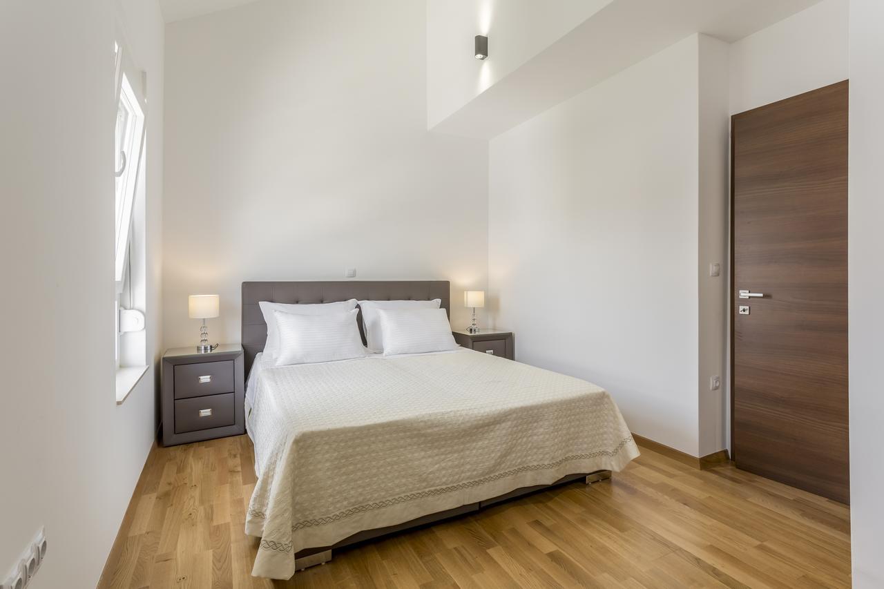 Luxury 3 Bed Apartment, Large Terrace, Pool, Close To Beach And Split! ポドストラナ エクステリア 写真