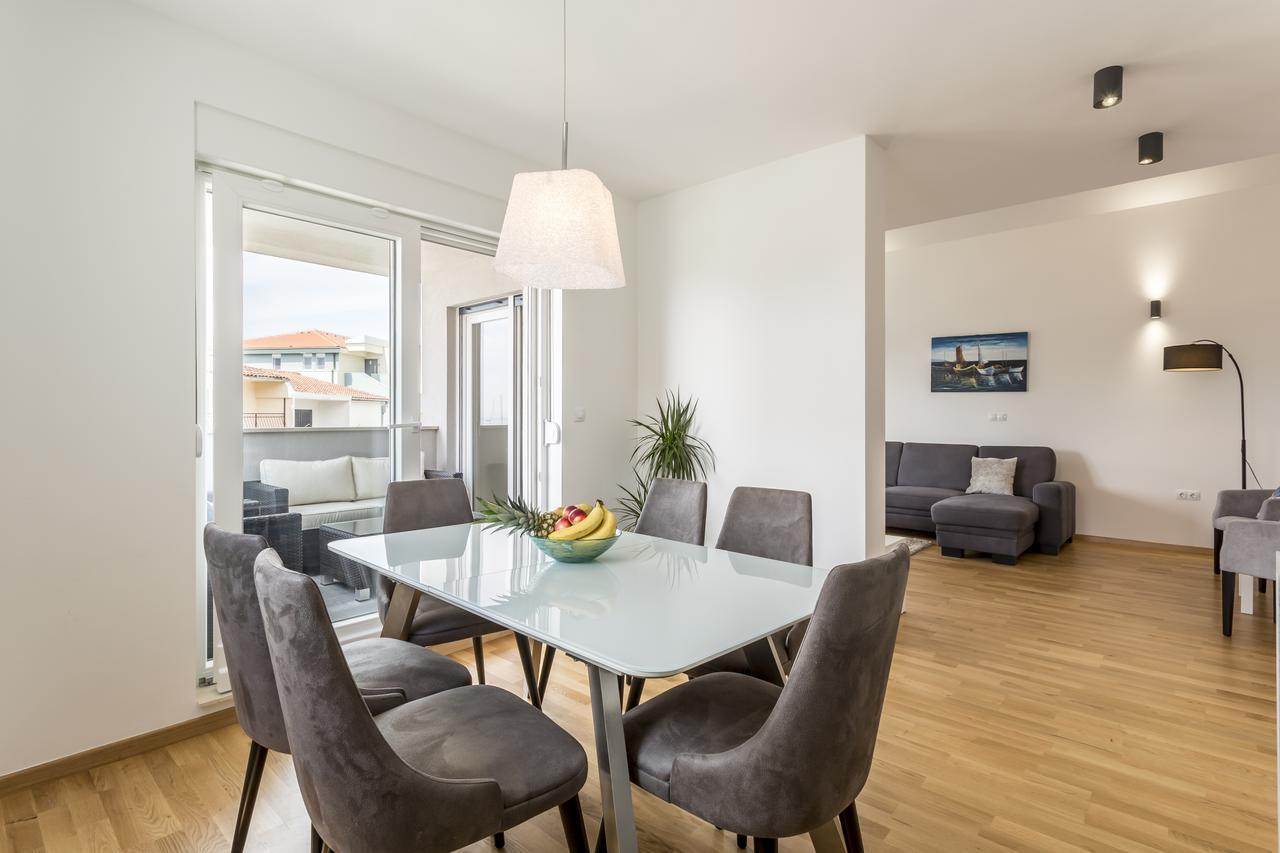 Luxury 3 Bed Apartment, Large Terrace, Pool, Close To Beach And Split! ポドストラナ エクステリア 写真