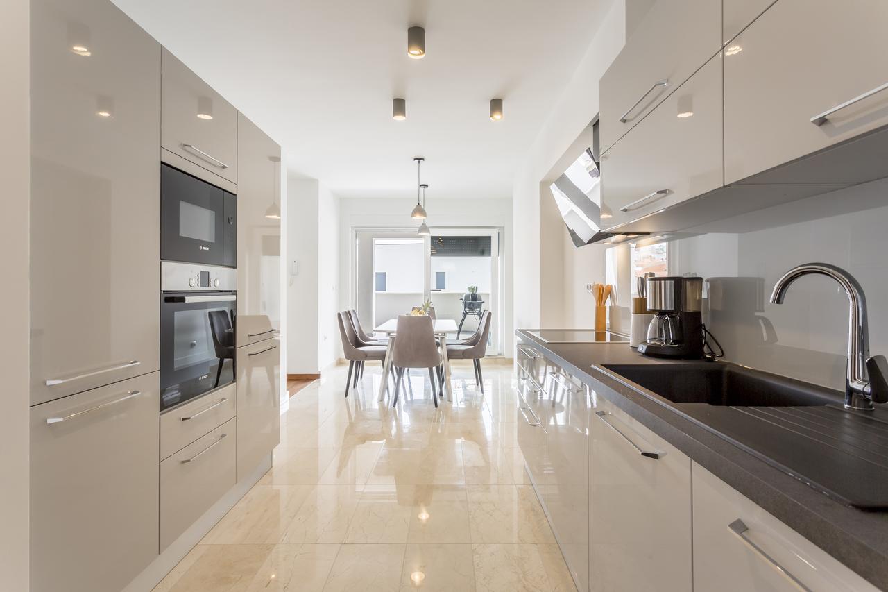 Luxury 3 Bed Apartment, Large Terrace, Pool, Close To Beach And Split! ポドストラナ エクステリア 写真
